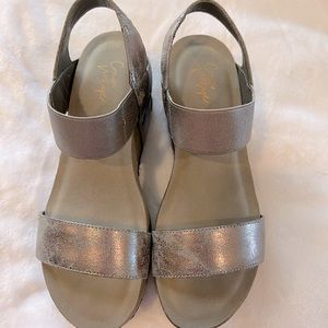 Metallic Wedge sandals